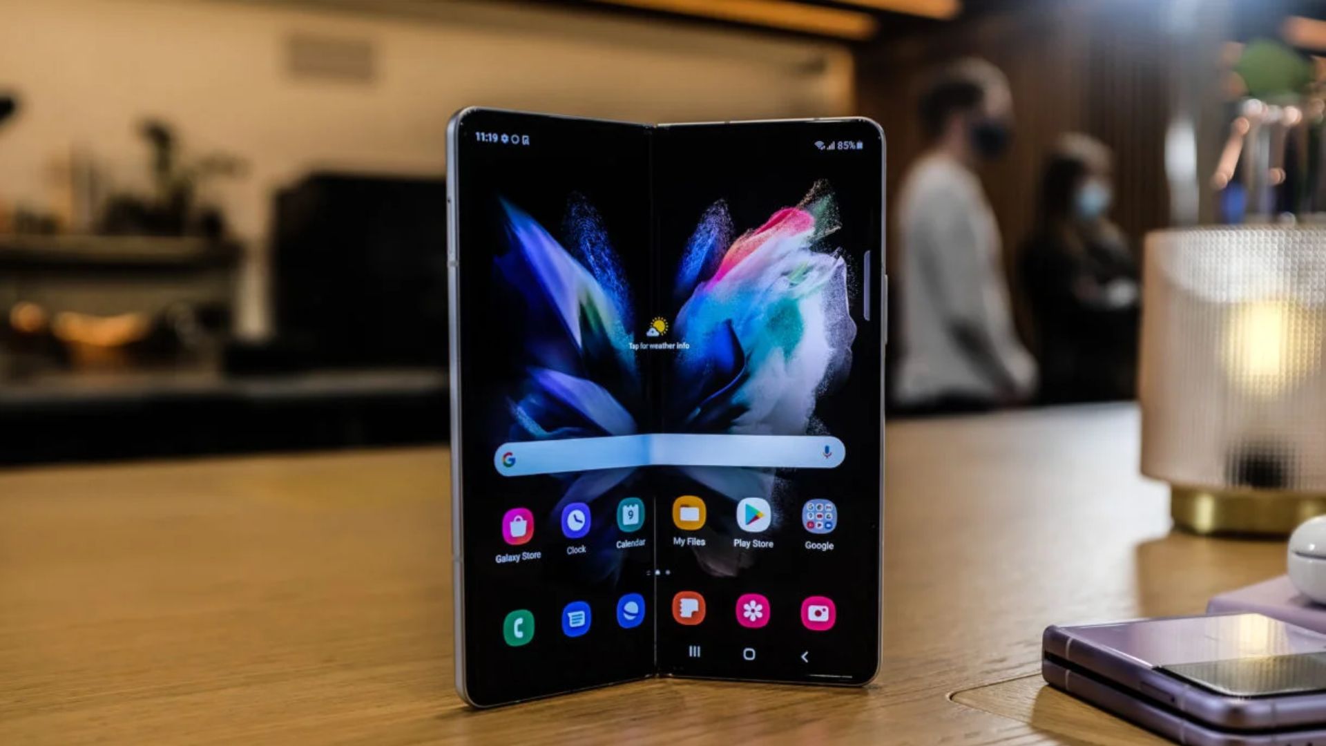 Samsung Galaxy Z Fold 5 อาจมาพร้อมหน้าจอไร้รอยพับ